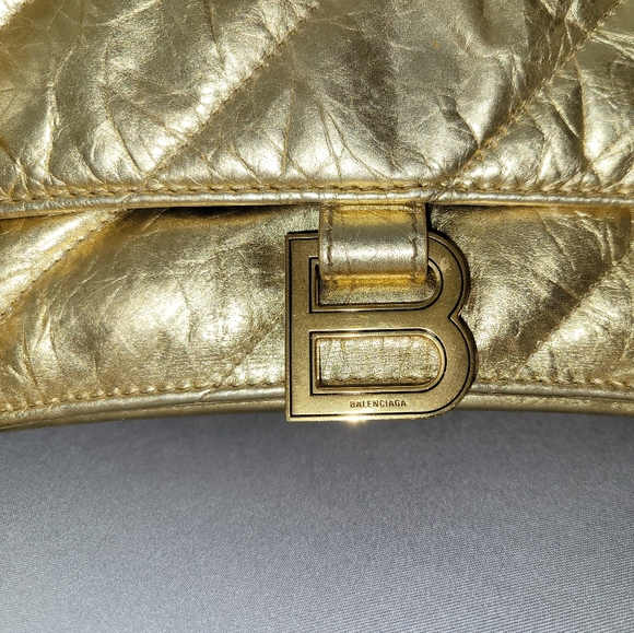 Authentic Balenciaga 2024 Crush Medium Chain Bag - Picture 3 of 11